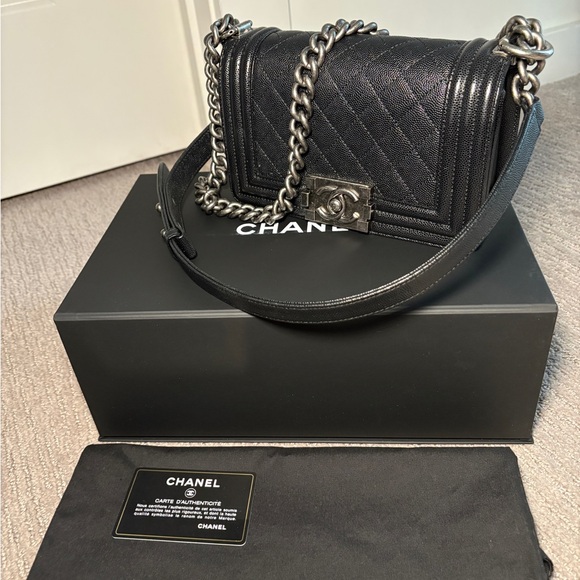 Chanel Small Boy Bag Caviar Leather - Picture 2 of 16